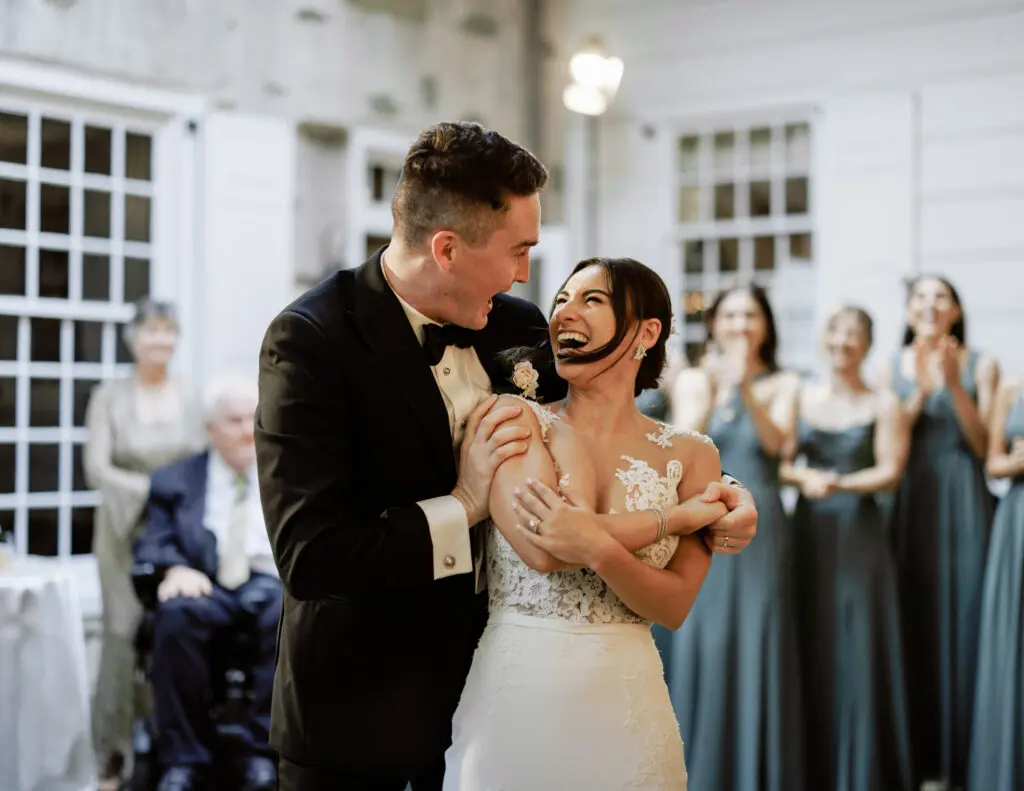City Rhythm Band Performs at Appleford for happy couple by The Kruks photography