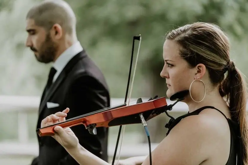 Live Violinist at Wedding Ceremony by M2 Photography Live Violinist at Wedding Ceremony by M2 Photography