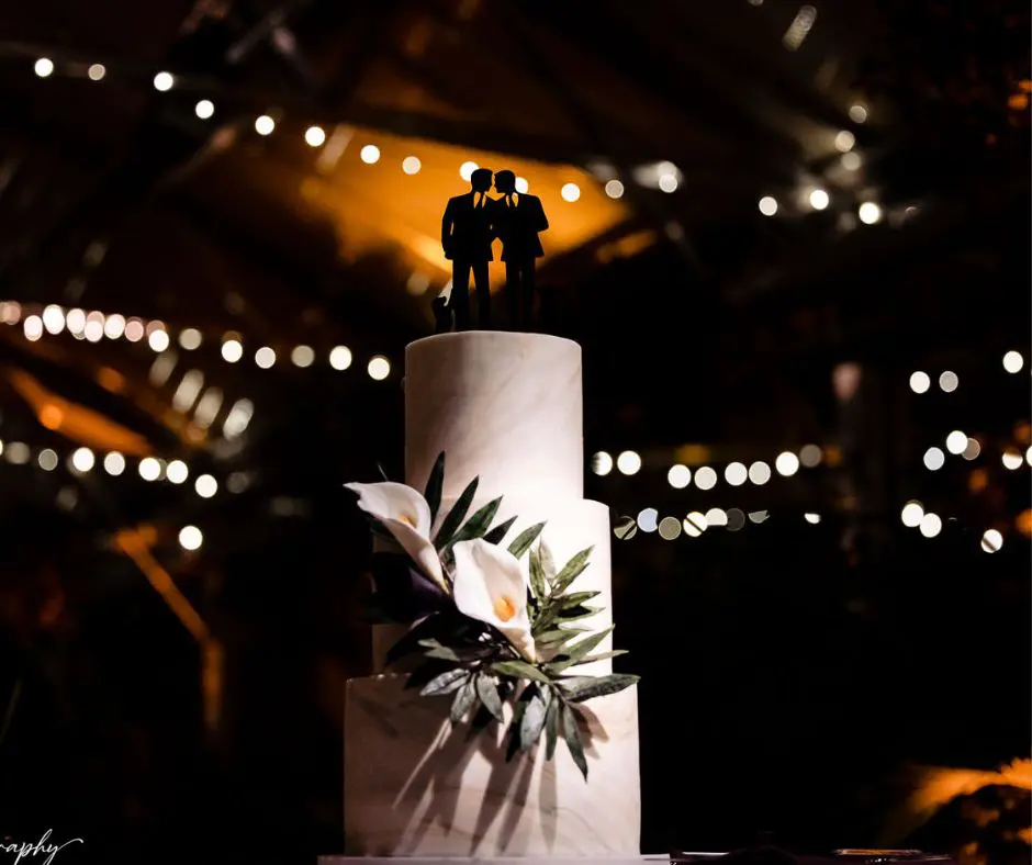Cake Shot by Morby Photograpy Wedding Cake by Morby Photography
