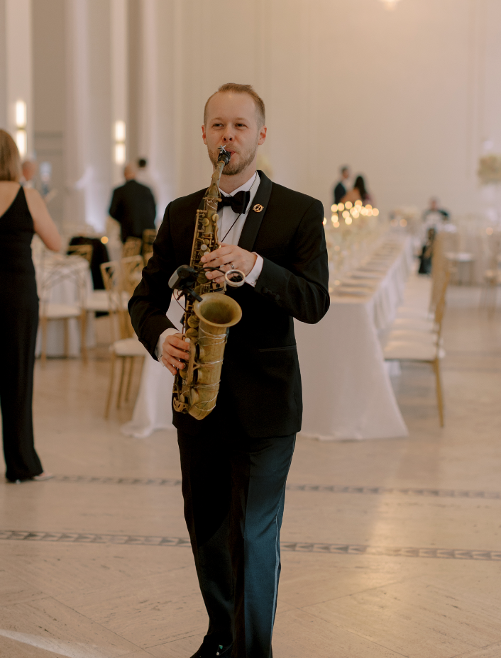 SaxOnIt Luxury Saxophonist