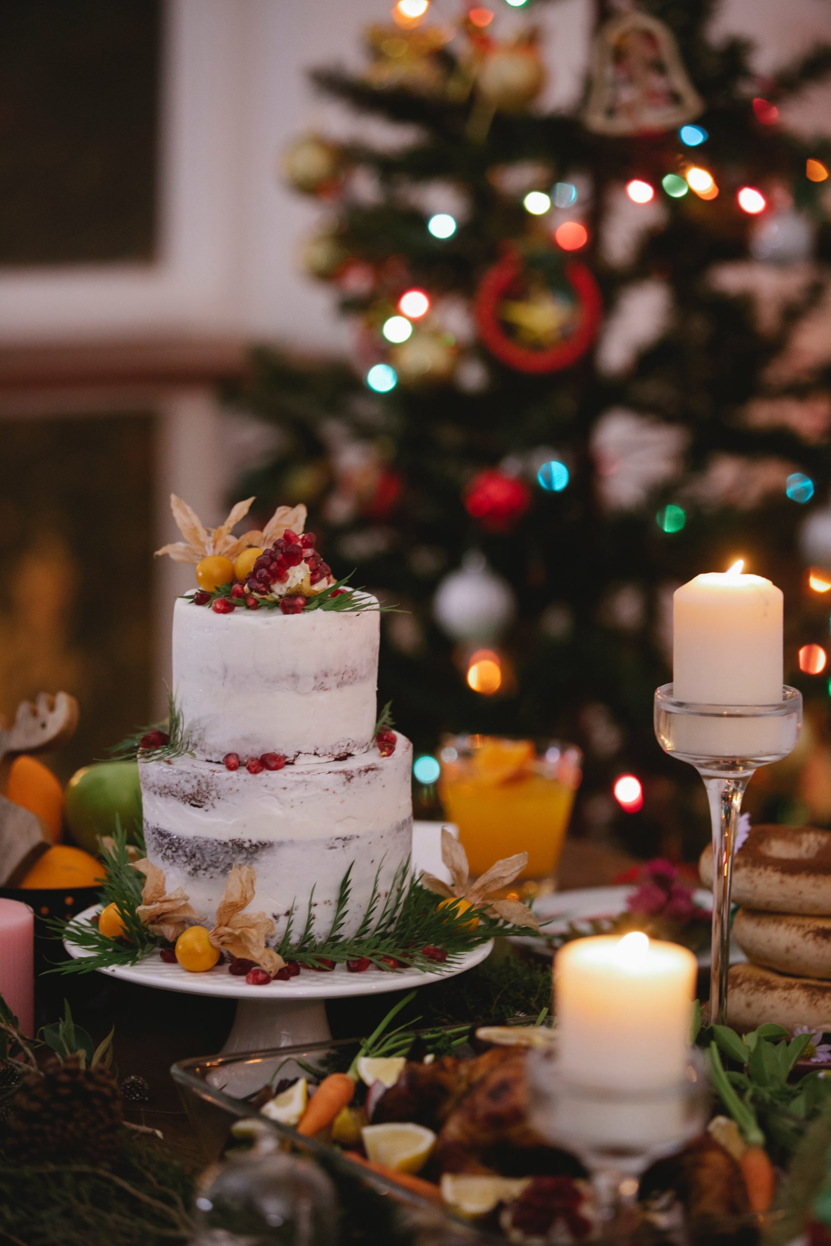 Holiday wedding cake