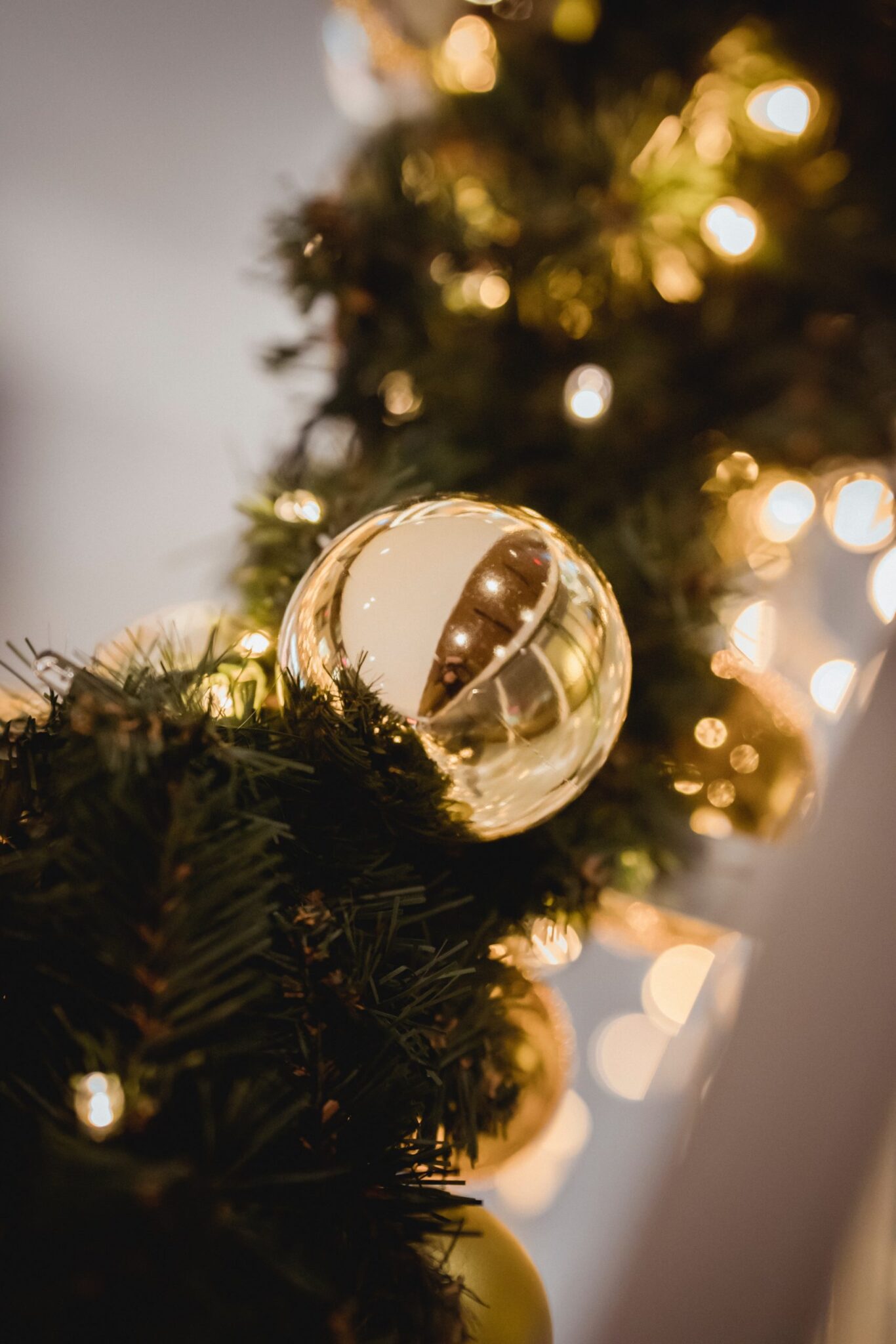Garland and lights above dancefloor