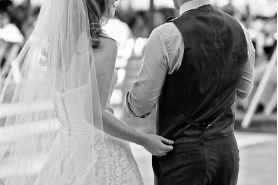 Bride and groom black and white pic